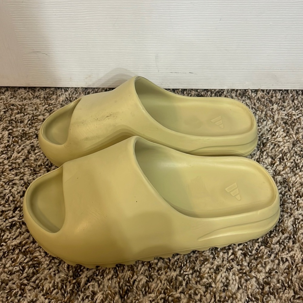 Bone Yeezy Slides